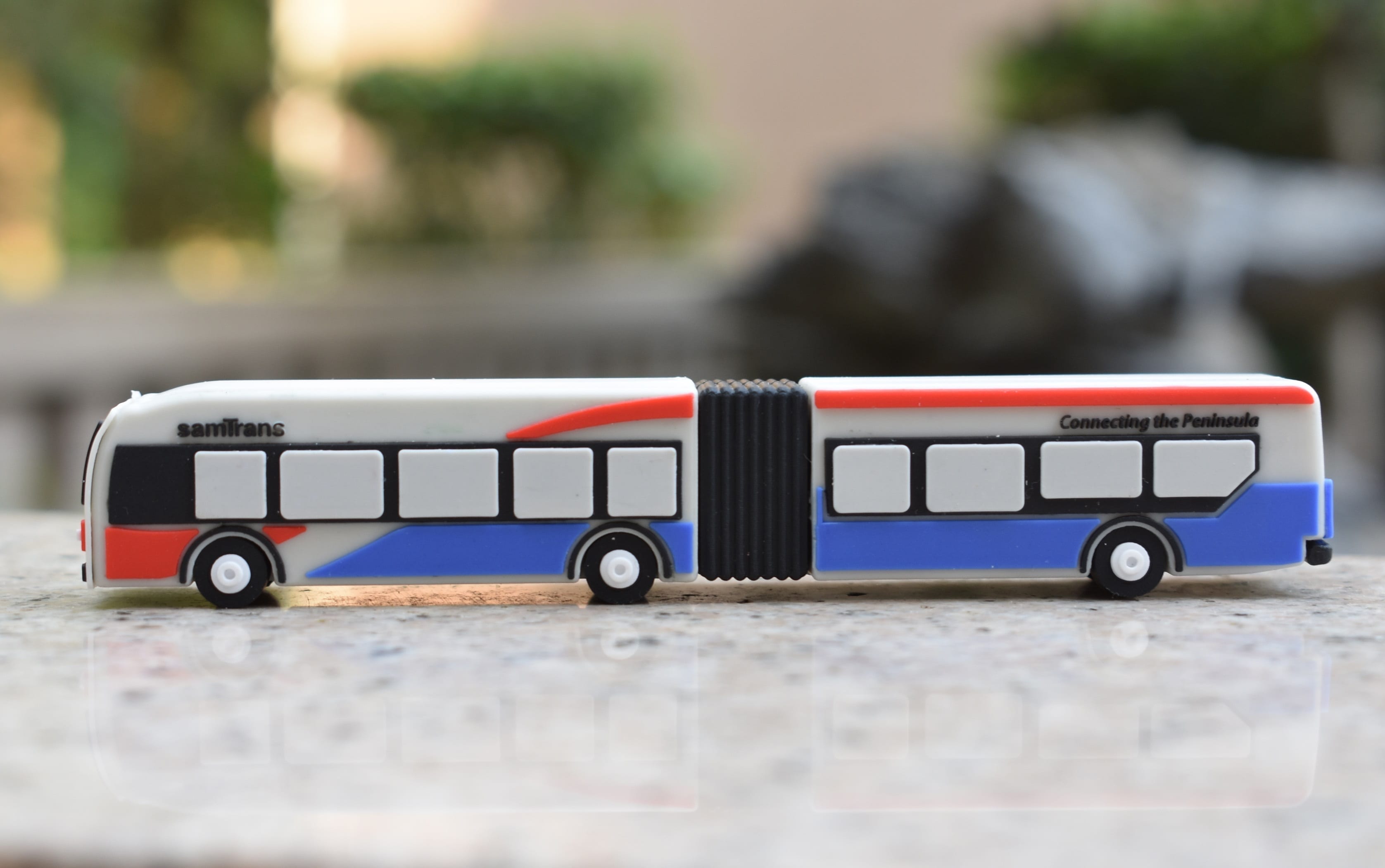 Bus shaped custom flash drive project. World's Best 3D Custom USB